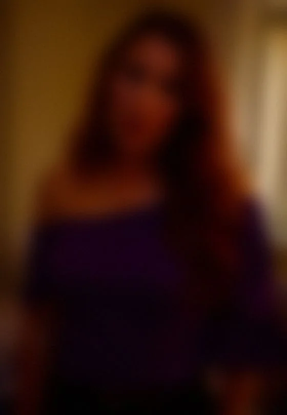 Veronica, 30